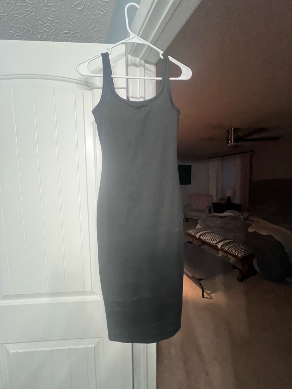 Vuori Halo essential Black Midi Dress